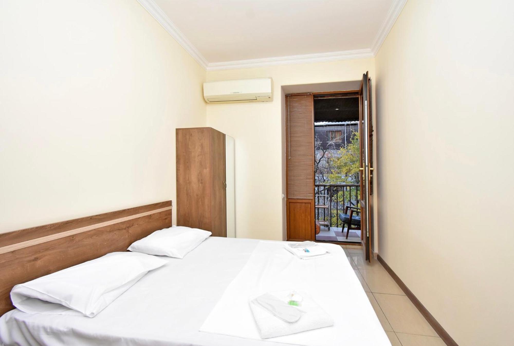 Hotel Costa エレバン エクステリア 写真