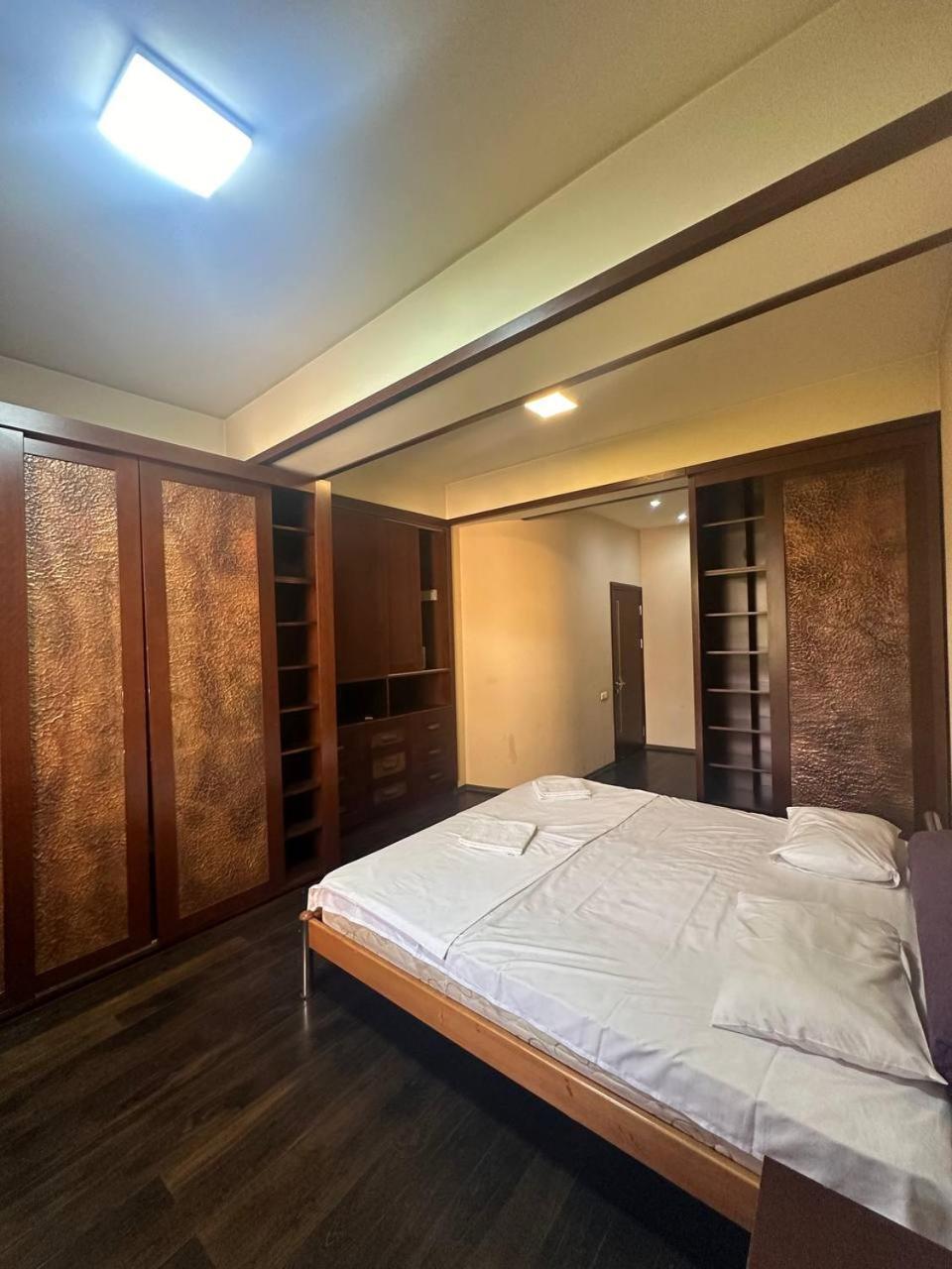 Hotel Costa エレバン エクステリア 写真