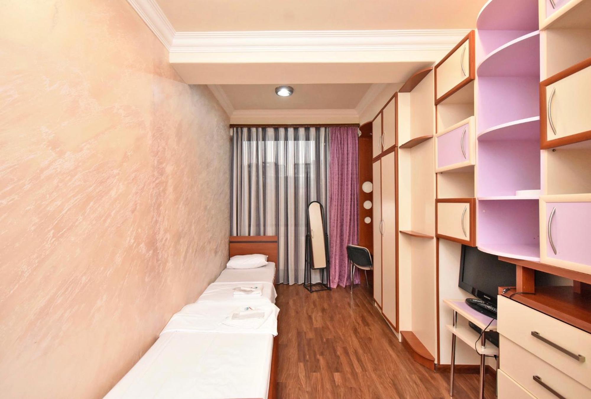 Hotel Costa エレバン エクステリア 写真